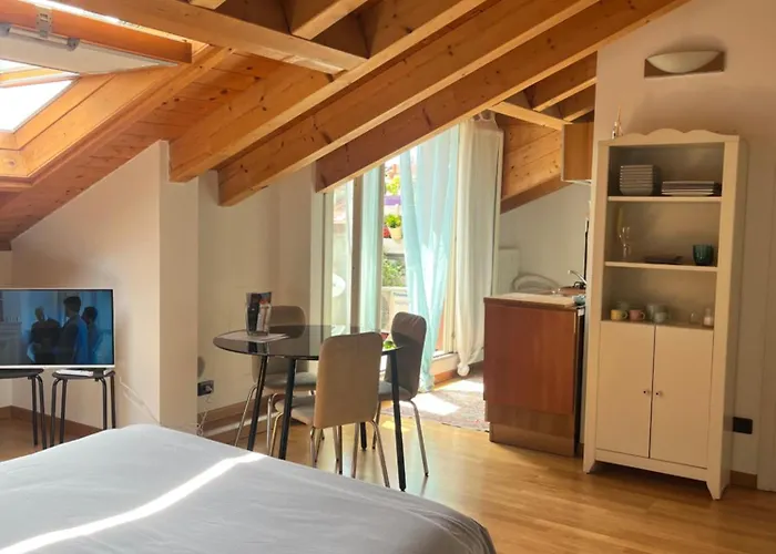 Panoramic St Anna 公寓 *